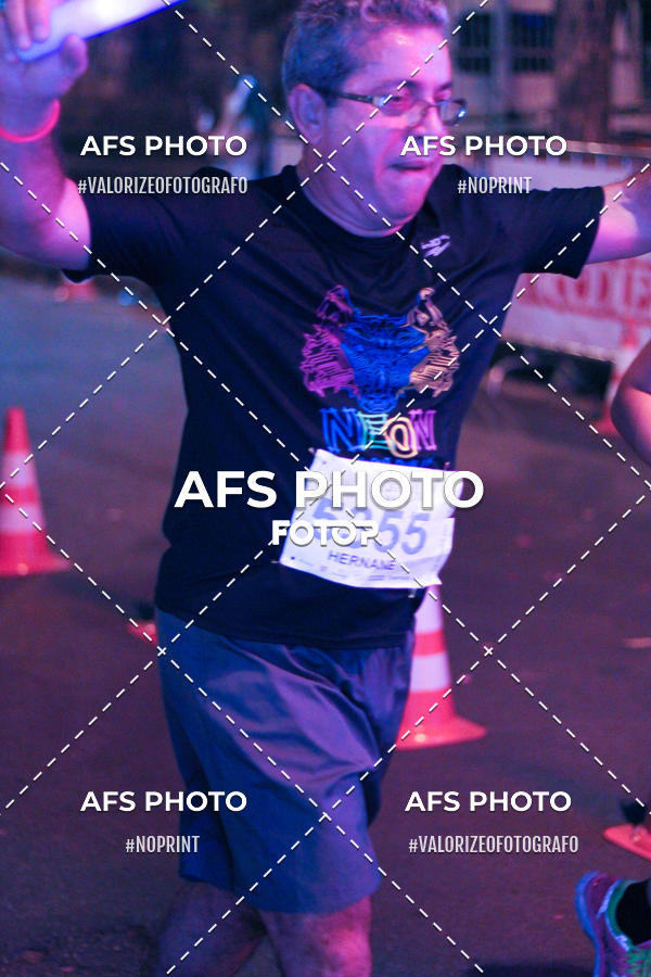 Buy your photos of the eventNeon Night Run 2019 - Belo Horizonte on Fotop