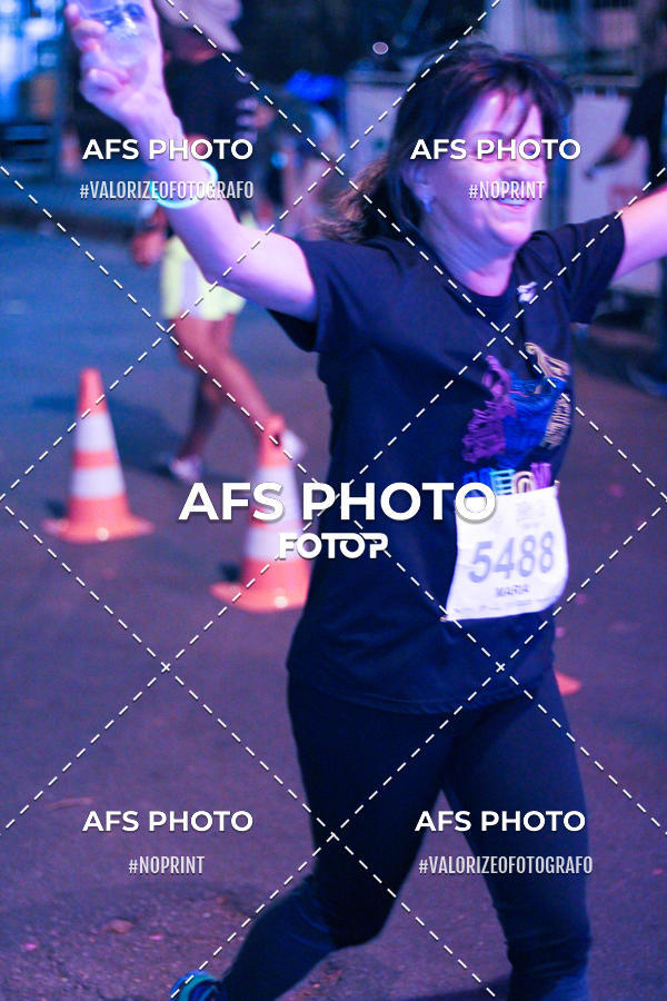 Buy your photos of the eventNeon Night Run 2019 - Belo Horizonte on Fotop