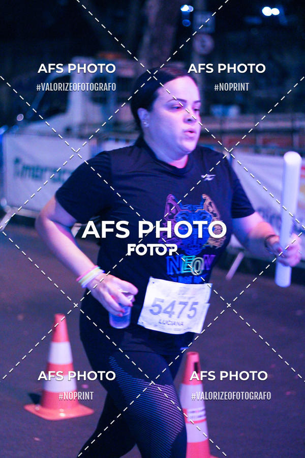 Buy your photos of the eventNeon Night Run 2019 - Belo Horizonte on Fotop