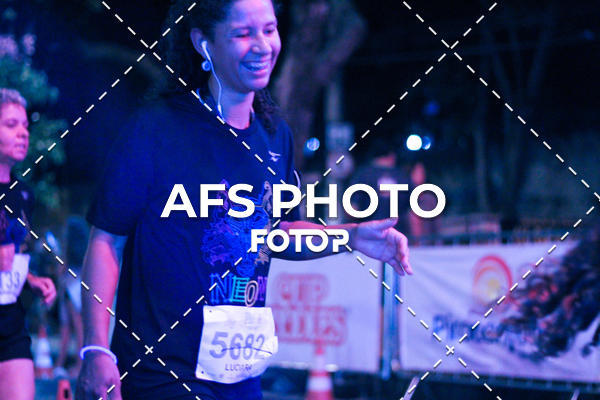 Buy your photos of the eventNeon Night Run 2019 - Belo Horizonte on Fotop