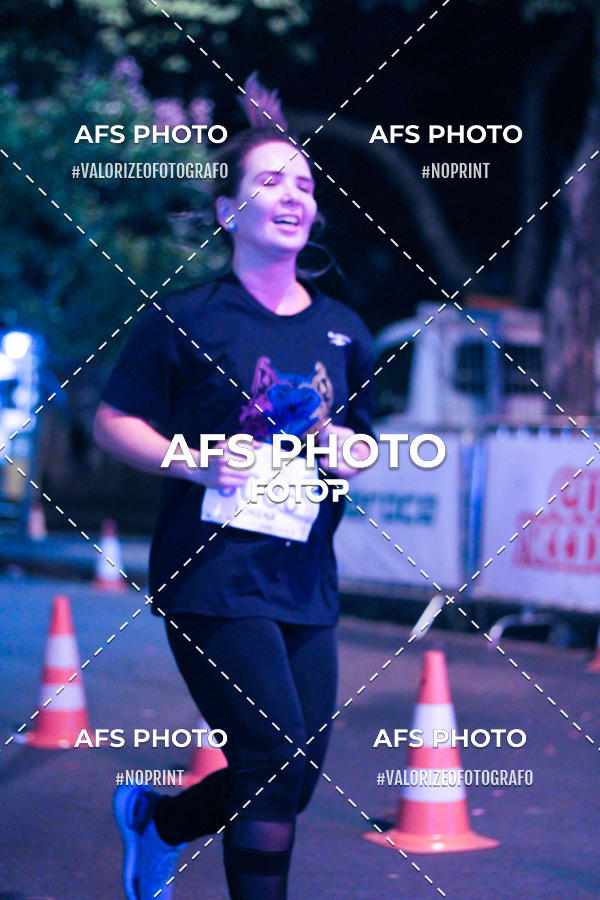 Buy your photos of the eventNeon Night Run 2019 - Belo Horizonte on Fotop