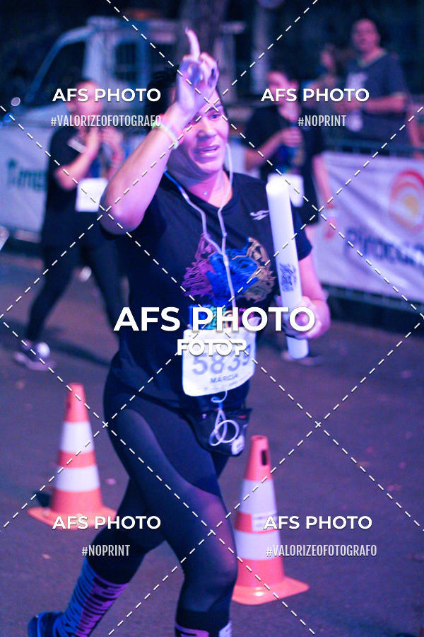 Buy your photos of the eventNeon Night Run 2019 - Belo Horizonte on Fotop