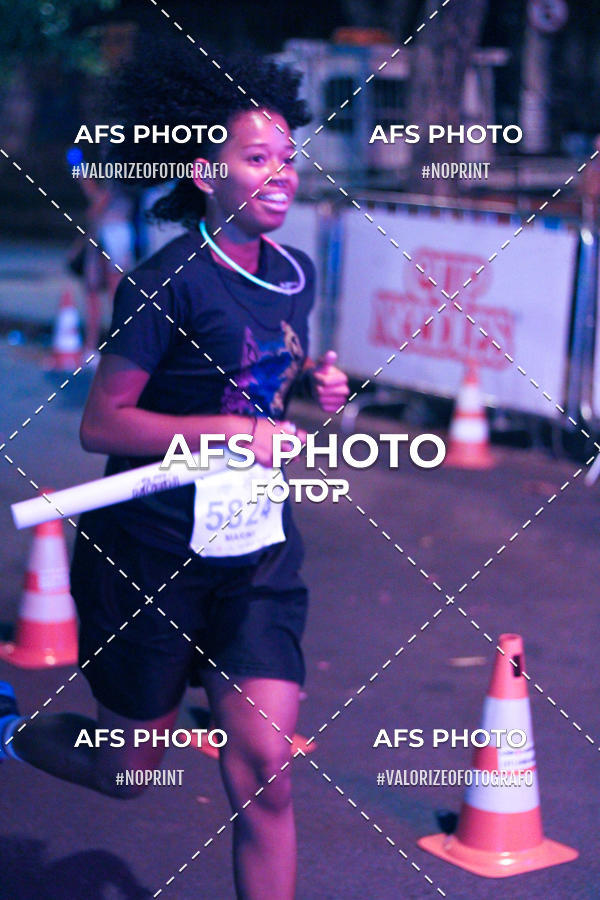Buy your photos of the eventNeon Night Run 2019 - Belo Horizonte on Fotop