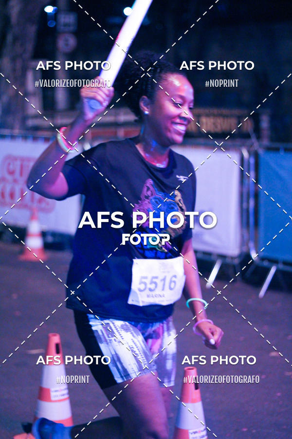 Compra tus fotos del eventoNeon Night Run 2019 - Belo Horizonte En Fotop