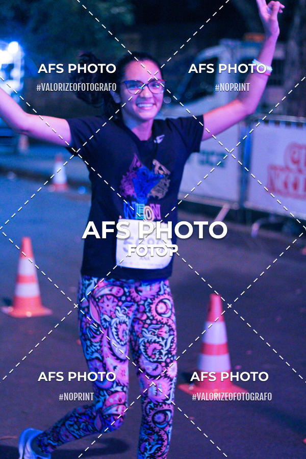 Compra tus fotos del eventoNeon Night Run 2019 - Belo Horizonte En Fotop