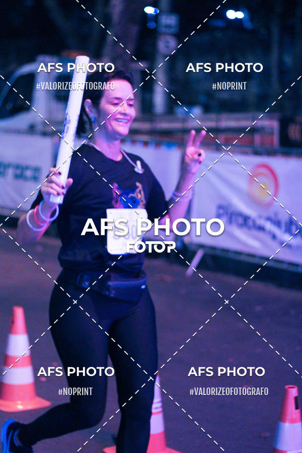 Compra tus fotos del eventoNeon Night Run 2019 - Belo Horizonte En Fotop