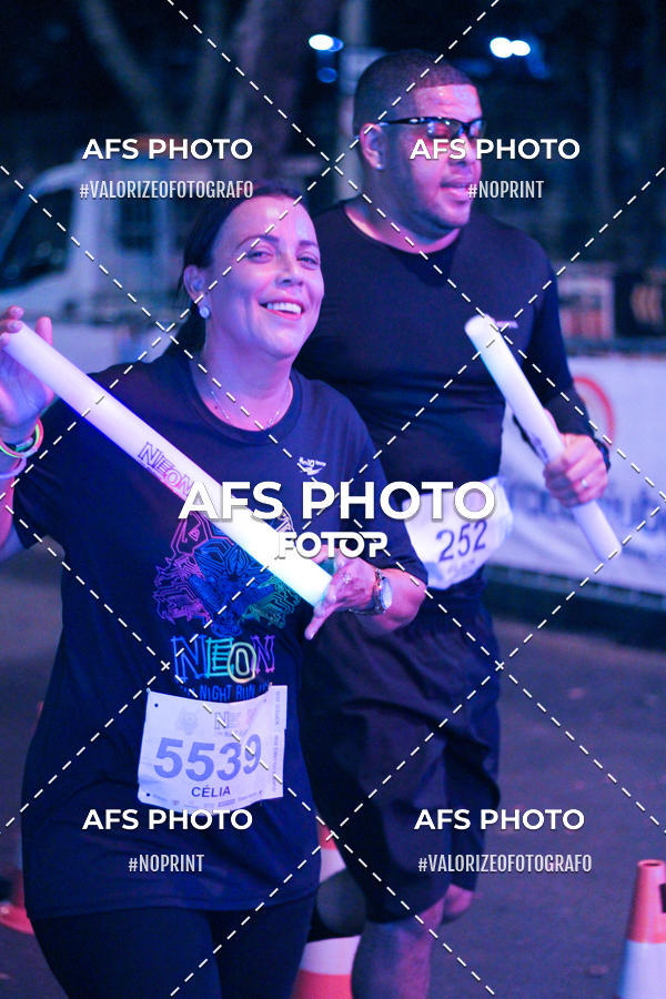 Compra tus fotos del eventoNeon Night Run 2019 - Belo Horizonte En Fotop