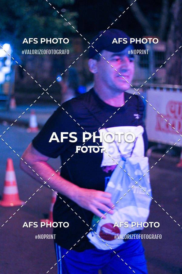 Compra tus fotos del eventoNeon Night Run 2019 - Belo Horizonte En Fotop