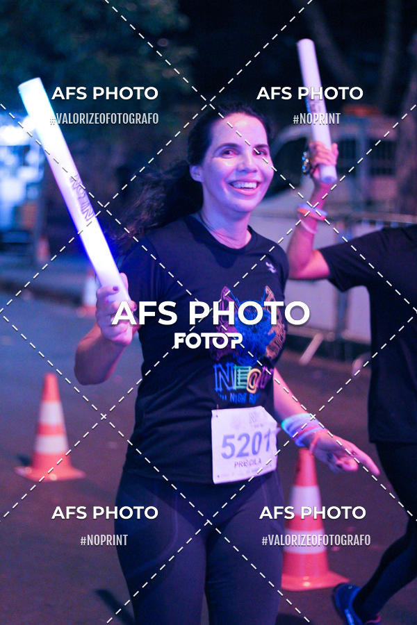 Compra tus fotos del eventoNeon Night Run 2019 - Belo Horizonte En Fotop