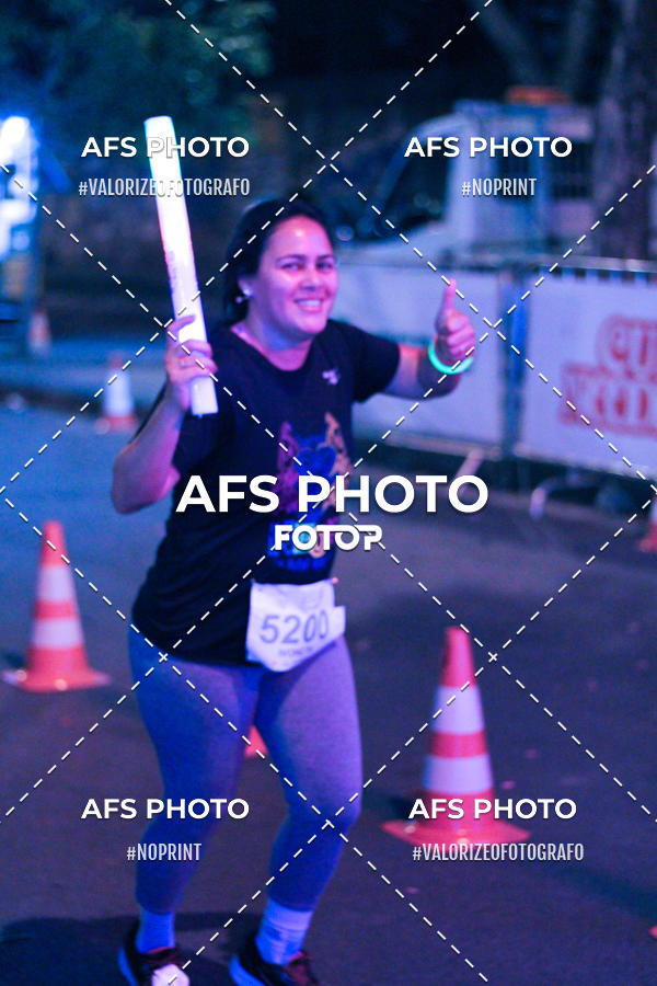 Compra tus fotos del eventoNeon Night Run 2019 - Belo Horizonte En Fotop