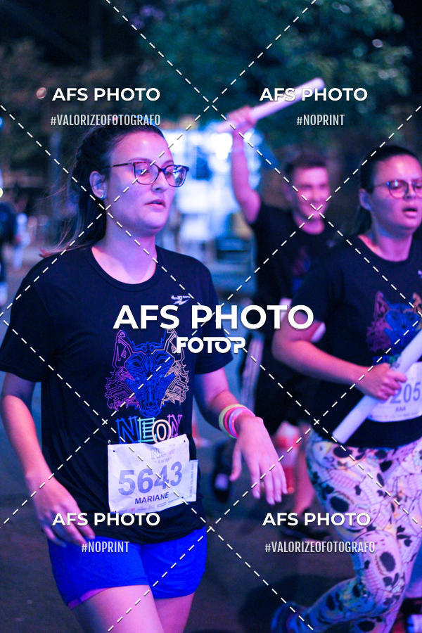 Compre as suas fotos do eventoNeon Night Run 2019 - Belo Horizonte no Fotop