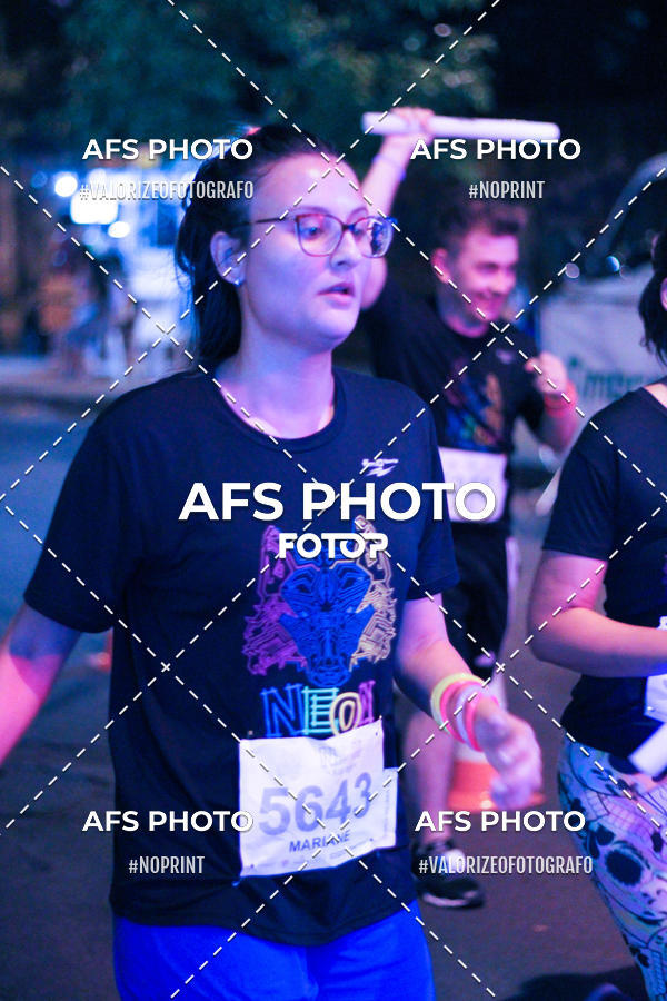 Compre as suas fotos do eventoNeon Night Run 2019 - Belo Horizonte no Fotop
