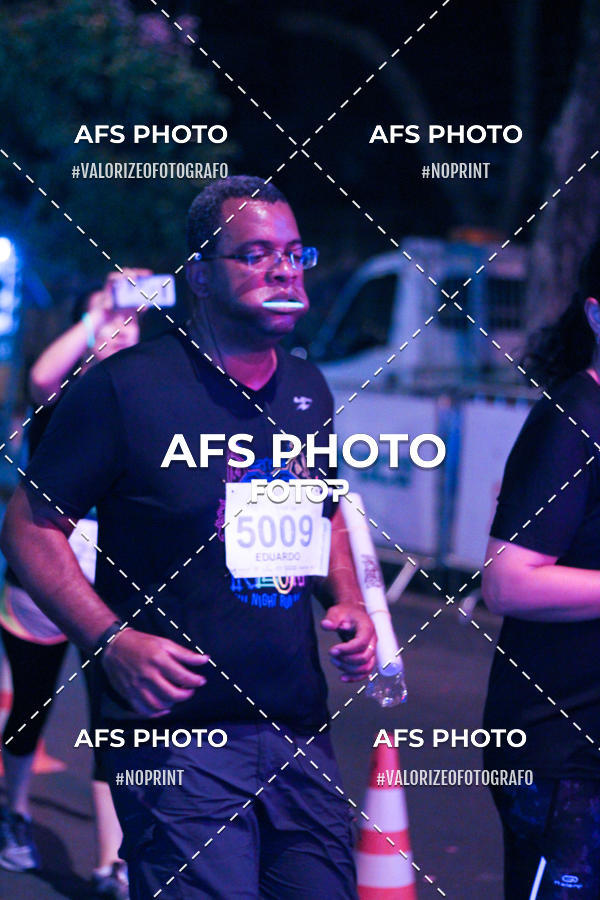 Compre as suas fotos do eventoNeon Night Run 2019 - Belo Horizonte no Fotop
