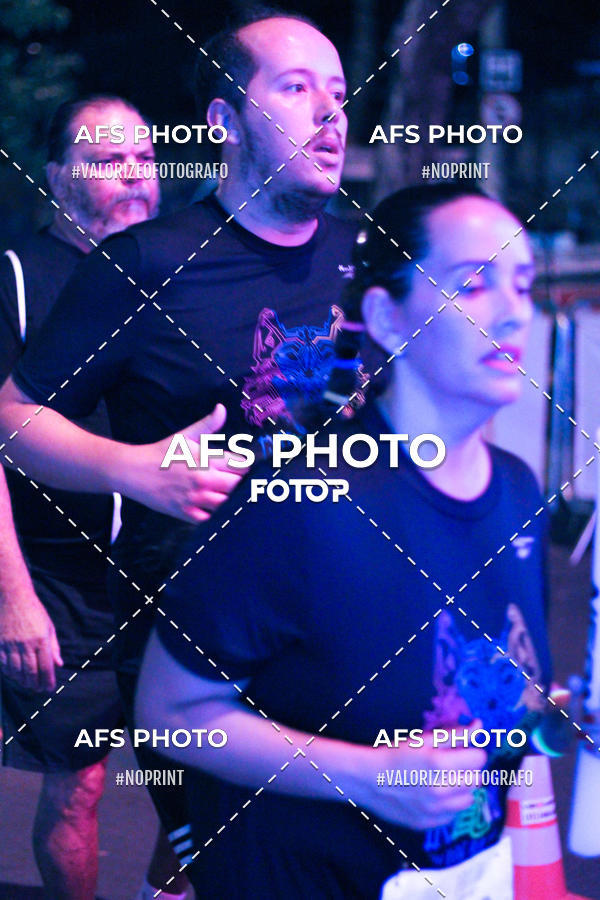Compre as suas fotos do eventoNeon Night Run 2019 - Belo Horizonte no Fotop