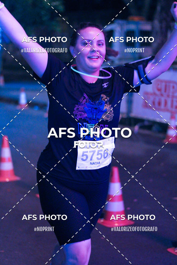 Compre as suas fotos do eventoNeon Night Run 2019 - Belo Horizonte no Fotop