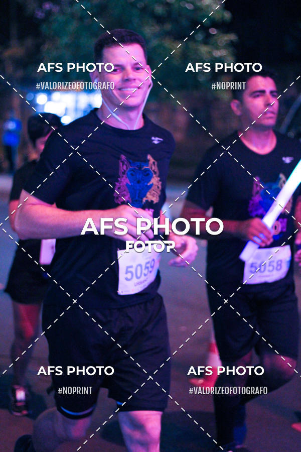 Compre as suas fotos do eventoNeon Night Run 2019 - Belo Horizonte no Fotop