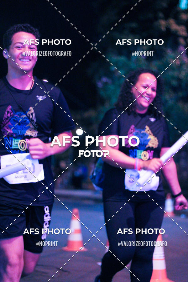Compre as suas fotos do eventoNeon Night Run 2019 - Belo Horizonte no Fotop