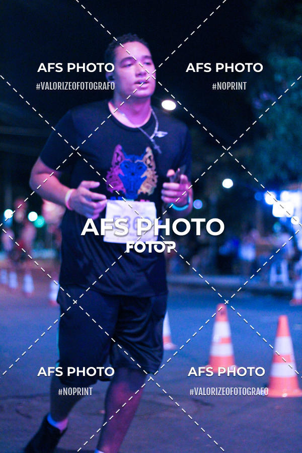 Compra tus fotos del eventoNeon Night Run 2019 - Belo Horizonte En Fotop