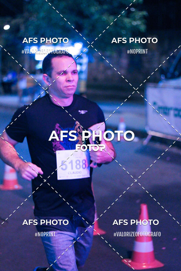 Compra tus fotos del eventoNeon Night Run 2019 - Belo Horizonte En Fotop