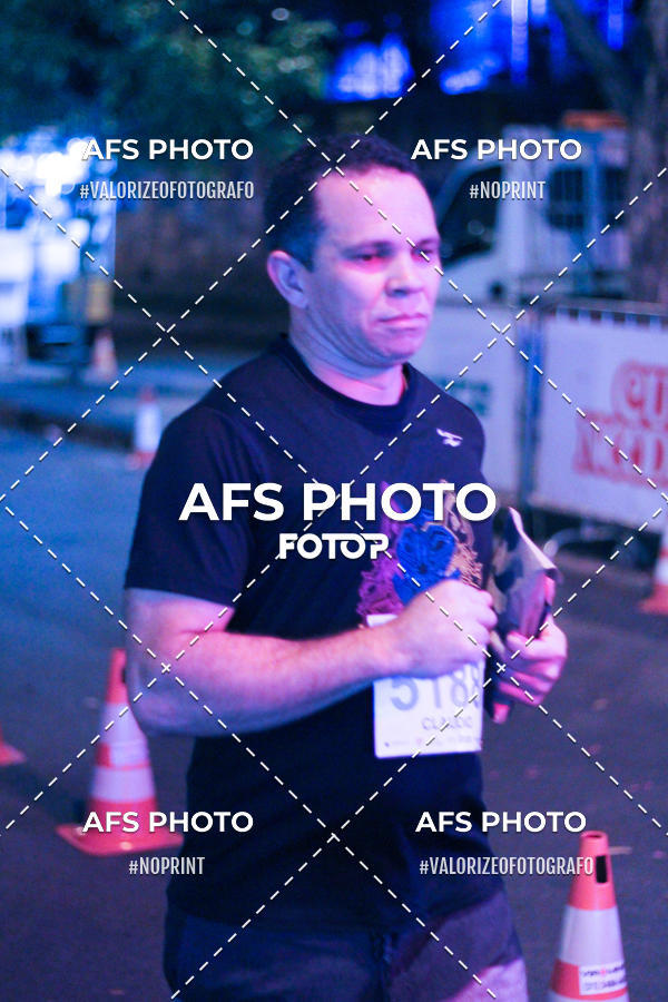 Compra tus fotos del eventoNeon Night Run 2019 - Belo Horizonte En Fotop