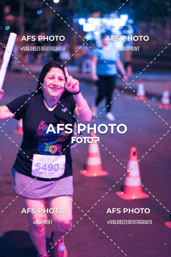 Compra tus fotos del eventoNeon Night Run 2019 - Belo Horizonte En Fotop