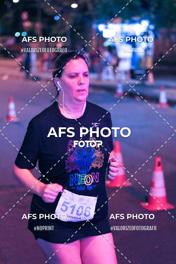 Compra tus fotos del eventoNeon Night Run 2019 - Belo Horizonte En Fotop