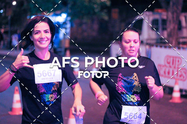 Compra tus fotos del eventoNeon Night Run 2019 - Belo Horizonte En Fotop