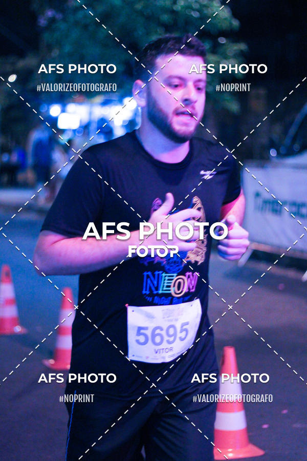 Compra tus fotos del eventoNeon Night Run 2019 - Belo Horizonte En Fotop