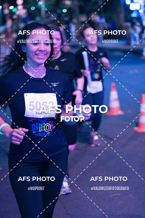 Compra tus fotos del eventoNeon Night Run 2019 - Belo Horizonte En Fotop