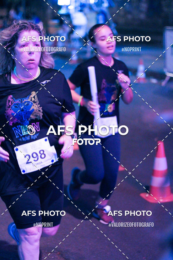 Compra tus fotos del eventoNeon Night Run 2019 - Belo Horizonte En Fotop