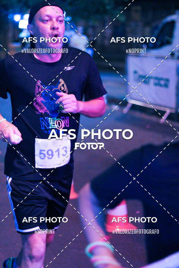 Compra tus fotos del eventoNeon Night Run 2019 - Belo Horizonte En Fotop