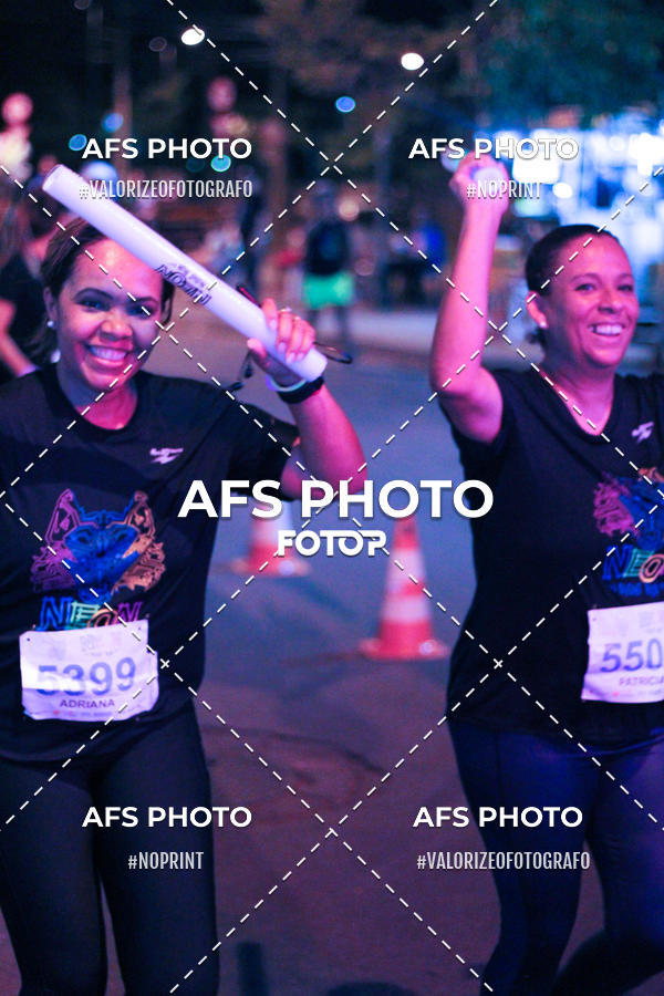 Compra tus fotos del eventoNeon Night Run 2019 - Belo Horizonte En Fotop