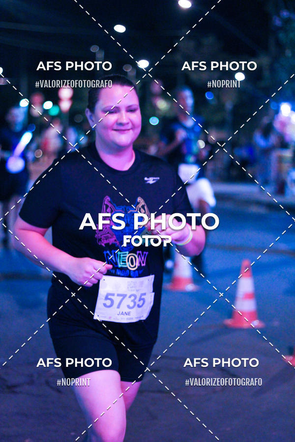 Buy your photos of the eventNeon Night Run 2019 - Belo Horizonte on Fotop