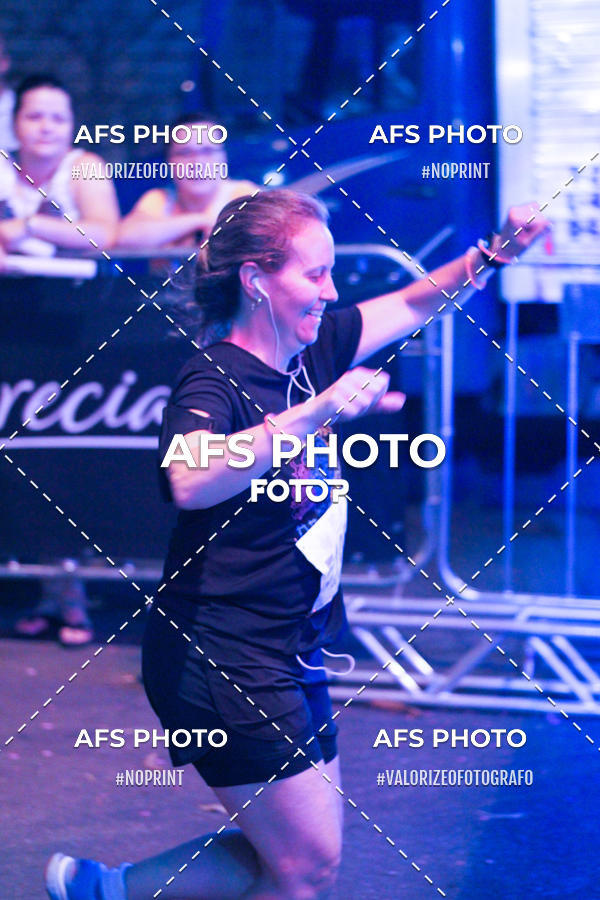 Buy your photos of the eventNeon Night Run 2019 - Belo Horizonte on Fotop