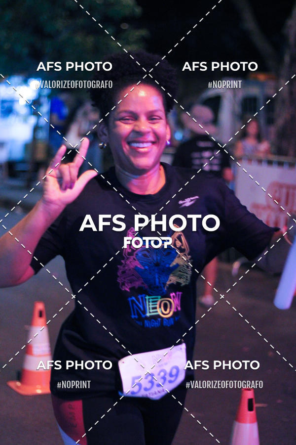 Buy your photos of the eventNeon Night Run 2019 - Belo Horizonte on Fotop