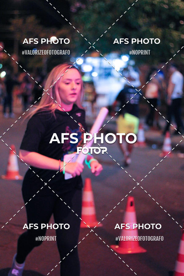 Buy your photos of the eventNeon Night Run 2019 - Belo Horizonte on Fotop