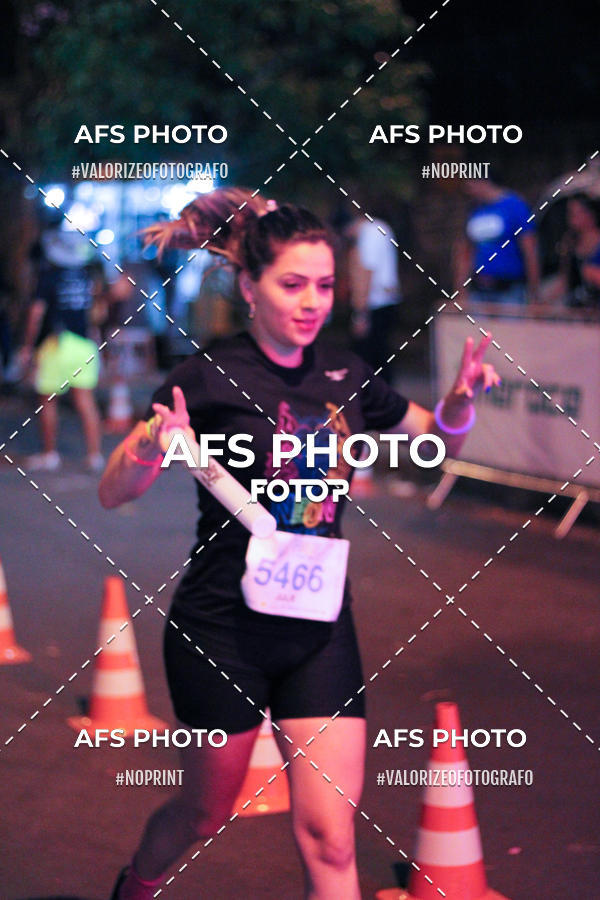 Buy your photos of the eventNeon Night Run 2019 - Belo Horizonte on Fotop