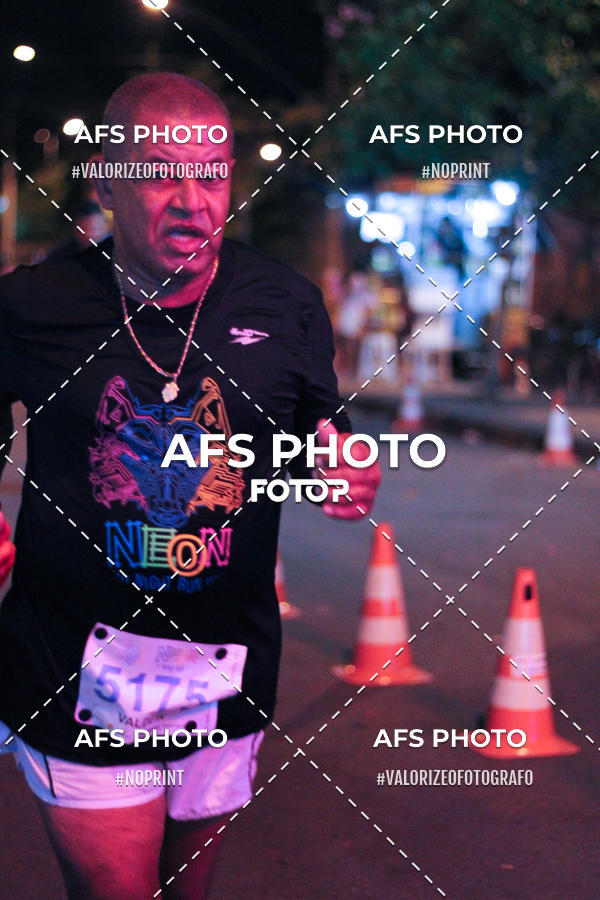 Buy your photos of the eventNeon Night Run 2019 - Belo Horizonte on Fotop
