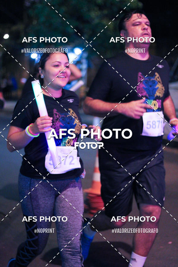 Buy your photos of the eventNeon Night Run 2019 - Belo Horizonte on Fotop