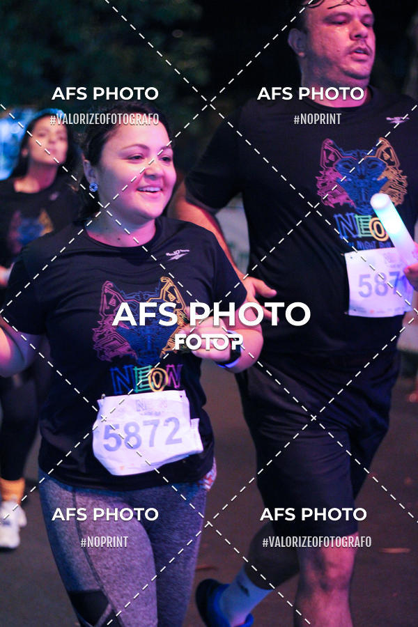 Buy your photos of the eventNeon Night Run 2019 - Belo Horizonte on Fotop
