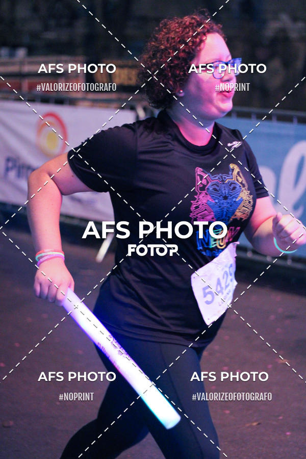Buy your photos of the eventNeon Night Run 2019 - Belo Horizonte on Fotop