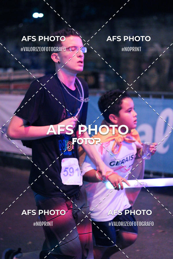 Buy your photos of the eventNeon Night Run 2019 - Belo Horizonte on Fotop