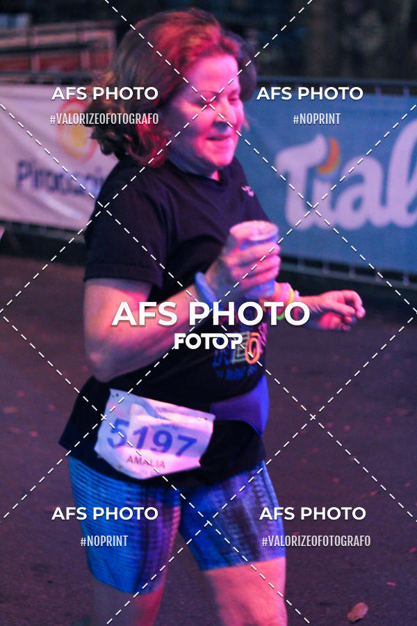 Buy your photos of the eventNeon Night Run 2019 - Belo Horizonte on Fotop