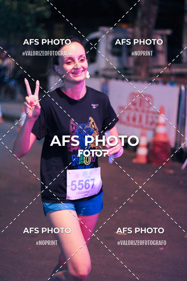 Buy your photos of the eventNeon Night Run 2019 - Belo Horizonte on Fotop