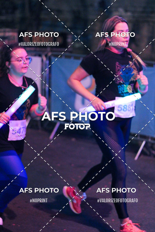 Buy your photos of the eventNeon Night Run 2019 - Belo Horizonte on Fotop