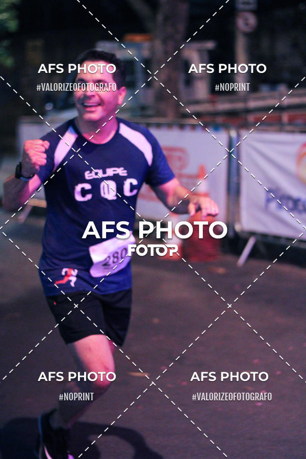 Buy your photos of the eventNeon Night Run 2019 - Belo Horizonte on Fotop