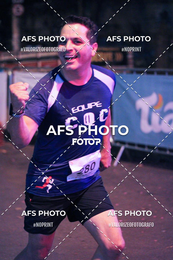 Buy your photos of the eventNeon Night Run 2019 - Belo Horizonte on Fotop