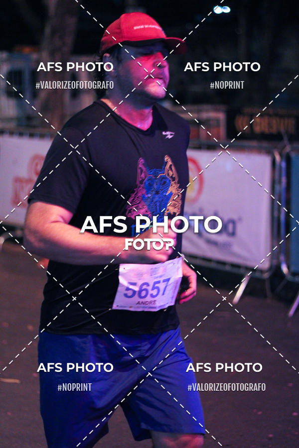 Buy your photos of the eventNeon Night Run 2019 - Belo Horizonte on Fotop