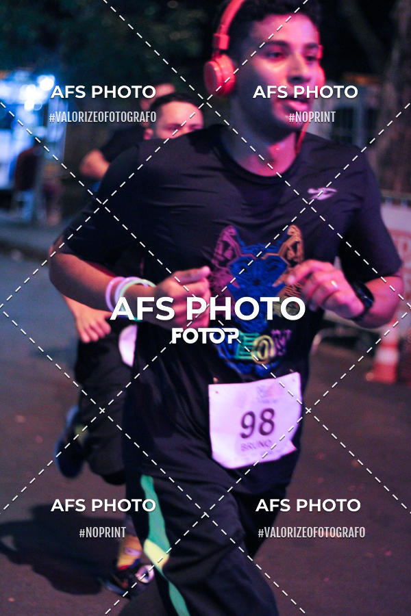 Buy your photos of the eventNeon Night Run 2019 - Belo Horizonte on Fotop