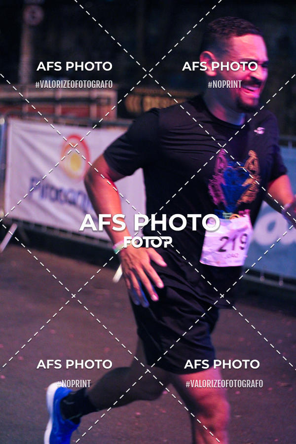 Buy your photos of the eventNeon Night Run 2019 - Belo Horizonte on Fotop